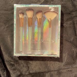 Kensie 4 piece Makeup Brush Set